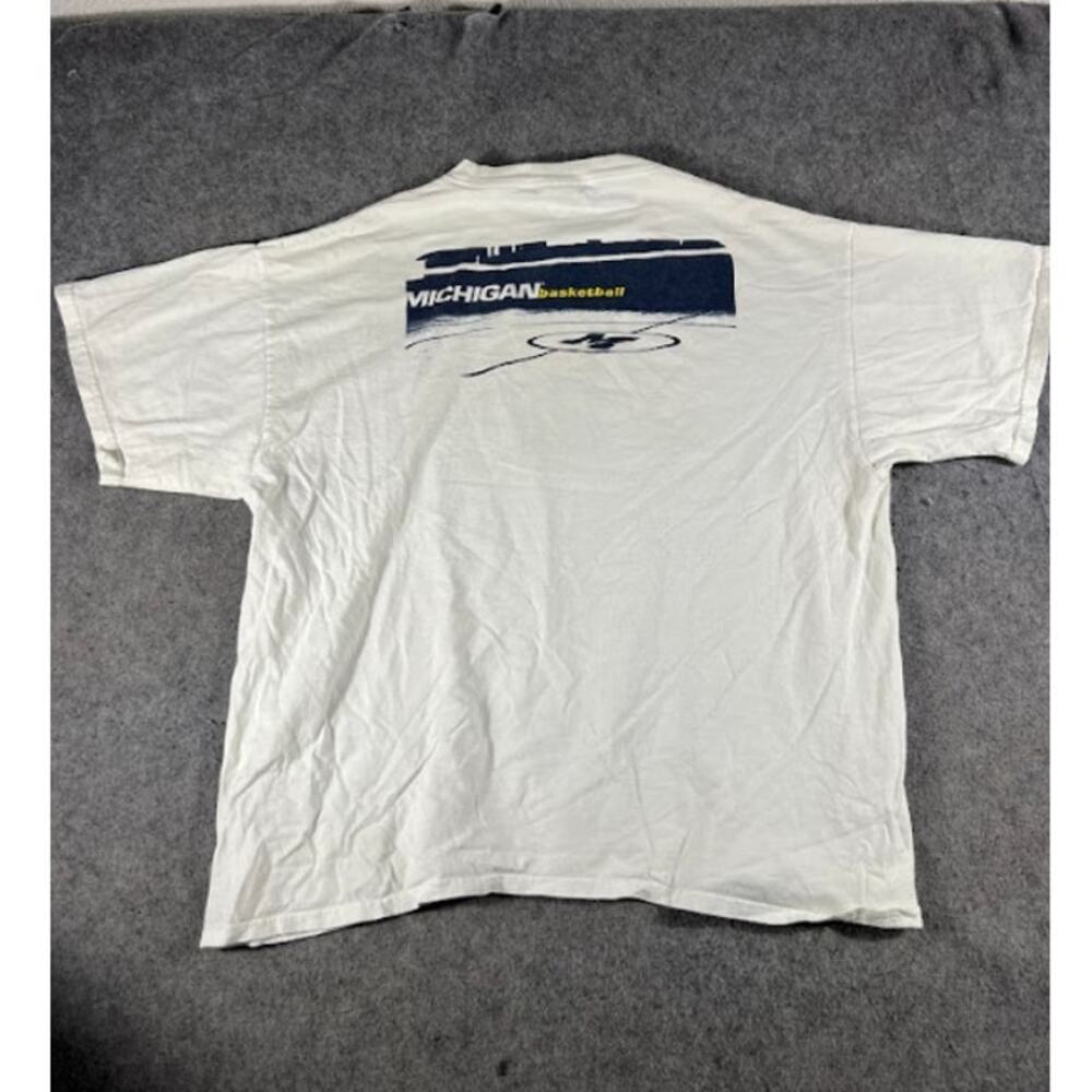 Vintage 90s Michigan Wolverines Basketball Nike Tshirt Men XL Center Swoosh NCAA